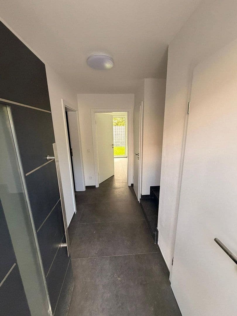 Prenájom domu 105 m², pozemek 30 m², Mörfelden-Walldorf, Hesensko Prenájom domu 105 m², pozemek 30 m², Mörfelden-Walldorf, Hesensko