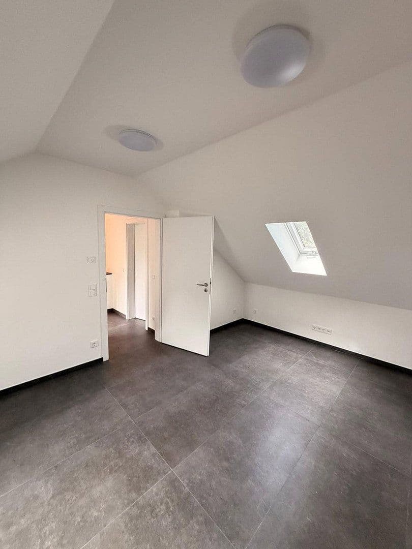 Prenájom domu 105 m², pozemek 30 m², Mörfelden-Walldorf, Hesensko Prenájom domu 105 m², pozemek 30 m², Mörfelden-Walldorf, Hesensko