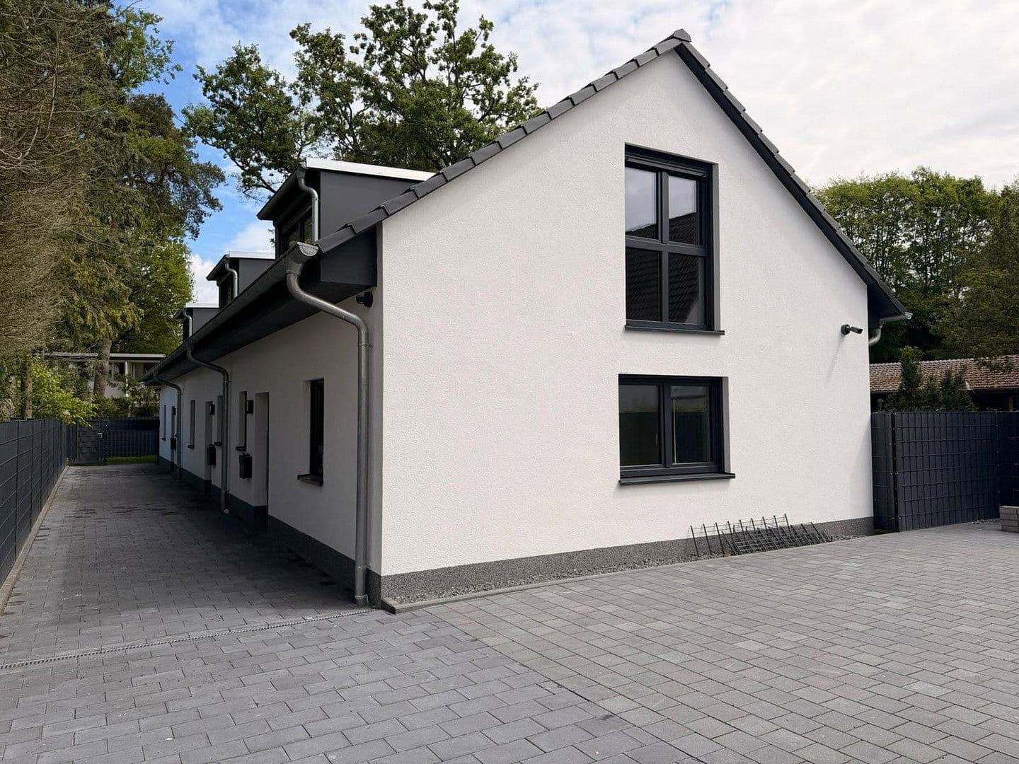 Prenájom domu 105 m², pozemek 30 m², Mörfelden-Walldorf, Hesensko Prenájom domu 105 m², pozemek 30 m², Mörfelden-Walldorf, Hesensko