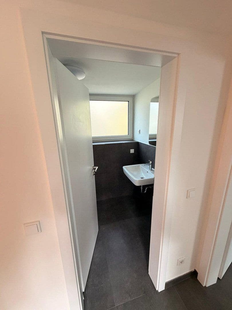 Prenájom domu 105 m², pozemek 30 m², Mörfelden-Walldorf, Hesensko Prenájom domu 105 m², pozemek 30 m², Mörfelden-Walldorf, Hesensko