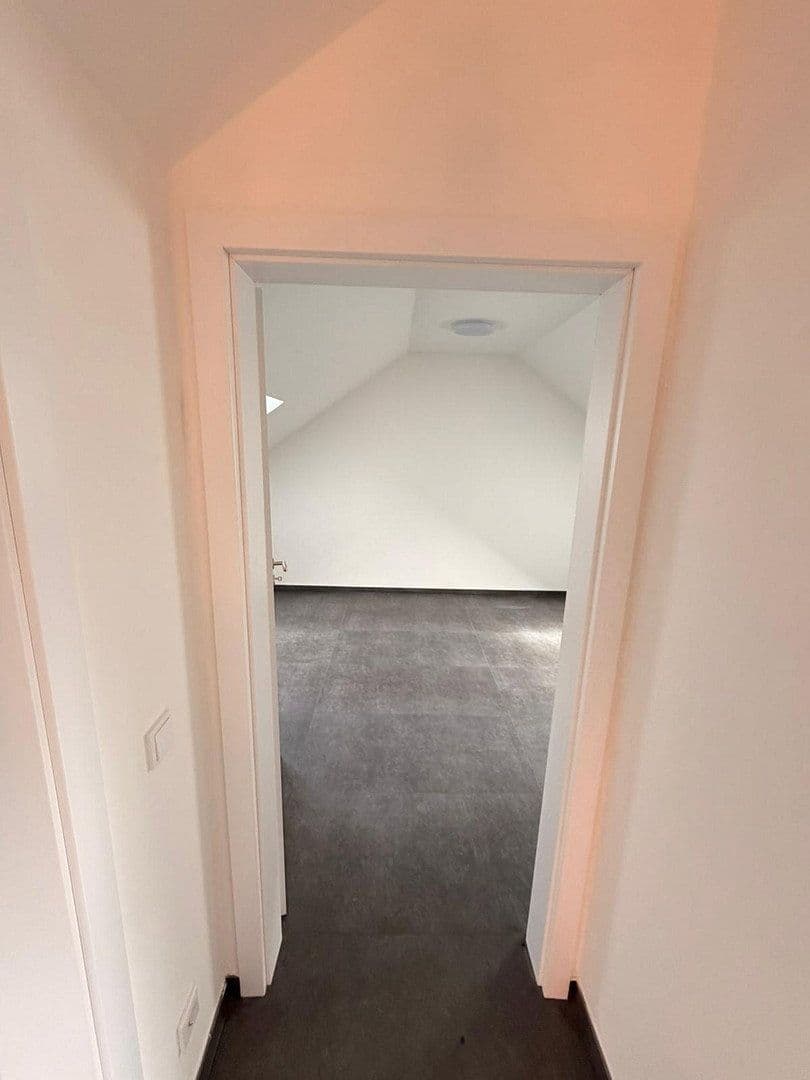 Prenájom domu 105 m², pozemek 30 m², Mörfelden-Walldorf, Hesensko Prenájom domu 105 m², pozemek 30 m², Mörfelden-Walldorf, Hesensko