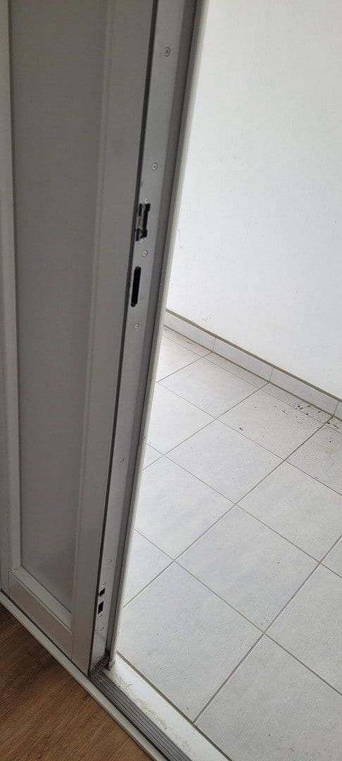 Prenájom bytu 3-izbový 81 m², Bergheim, Severné Porýnie - Westfálsko Prenájom bytu 3-izbový 81 m², Bergheim, Severné Porýnie - Westfálsko