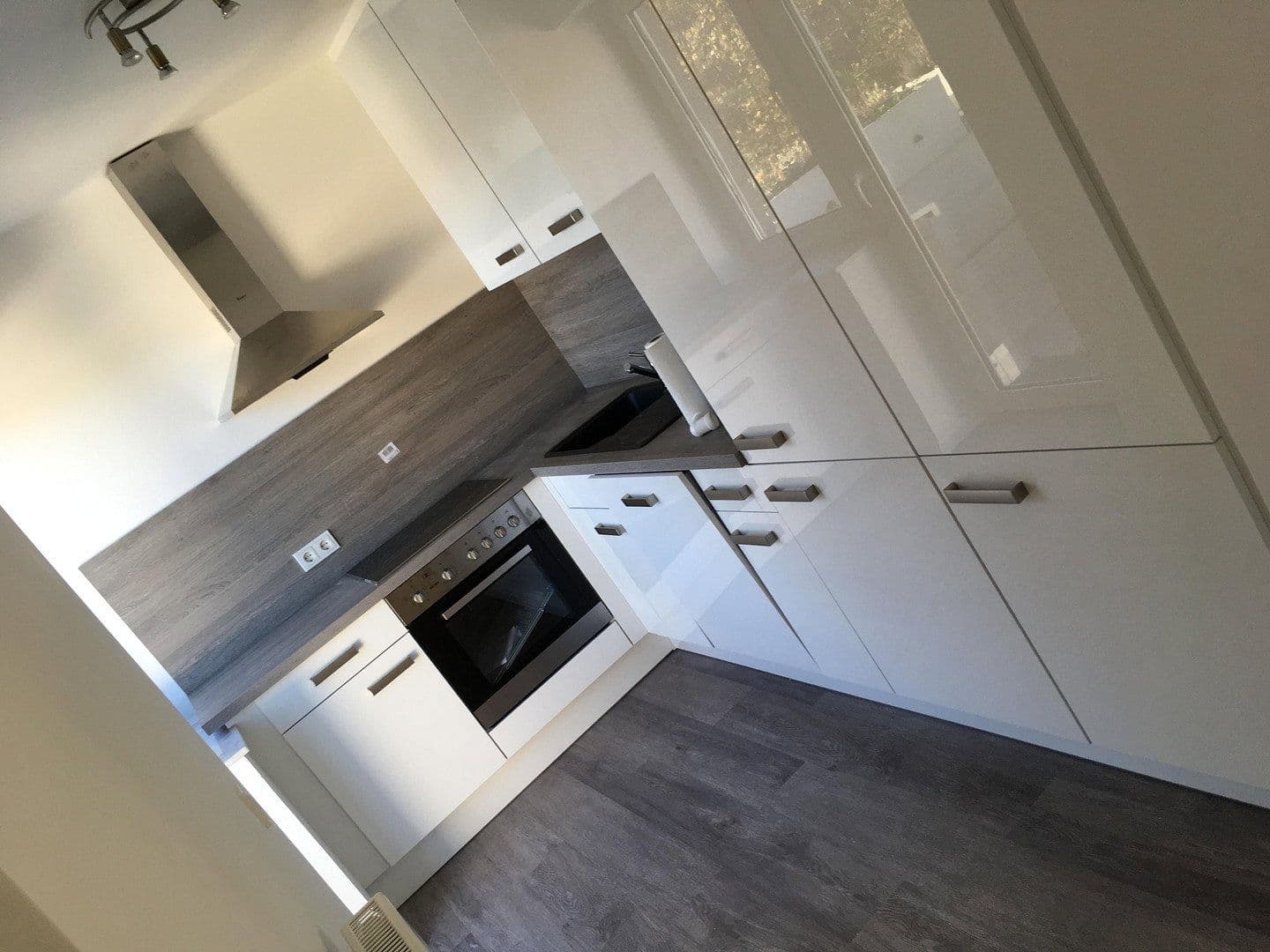 Predaj bytu 2-izbový 86 m², Obere Siegstraße 25c, Hennef (Sieg), Severné Porýnie - Westfálsko Predaj bytu 2-izbový 86 m², Obere Siegstraße 25c, Hennef (Sieg), Severné Porýnie - Westfálsko