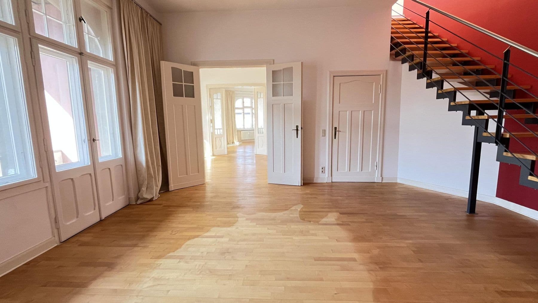 Predaj bytu 7-izbový 248 m², Berlin, Berlín Predaj bytu 7-izbový 248 m², Berlin, Berlín
