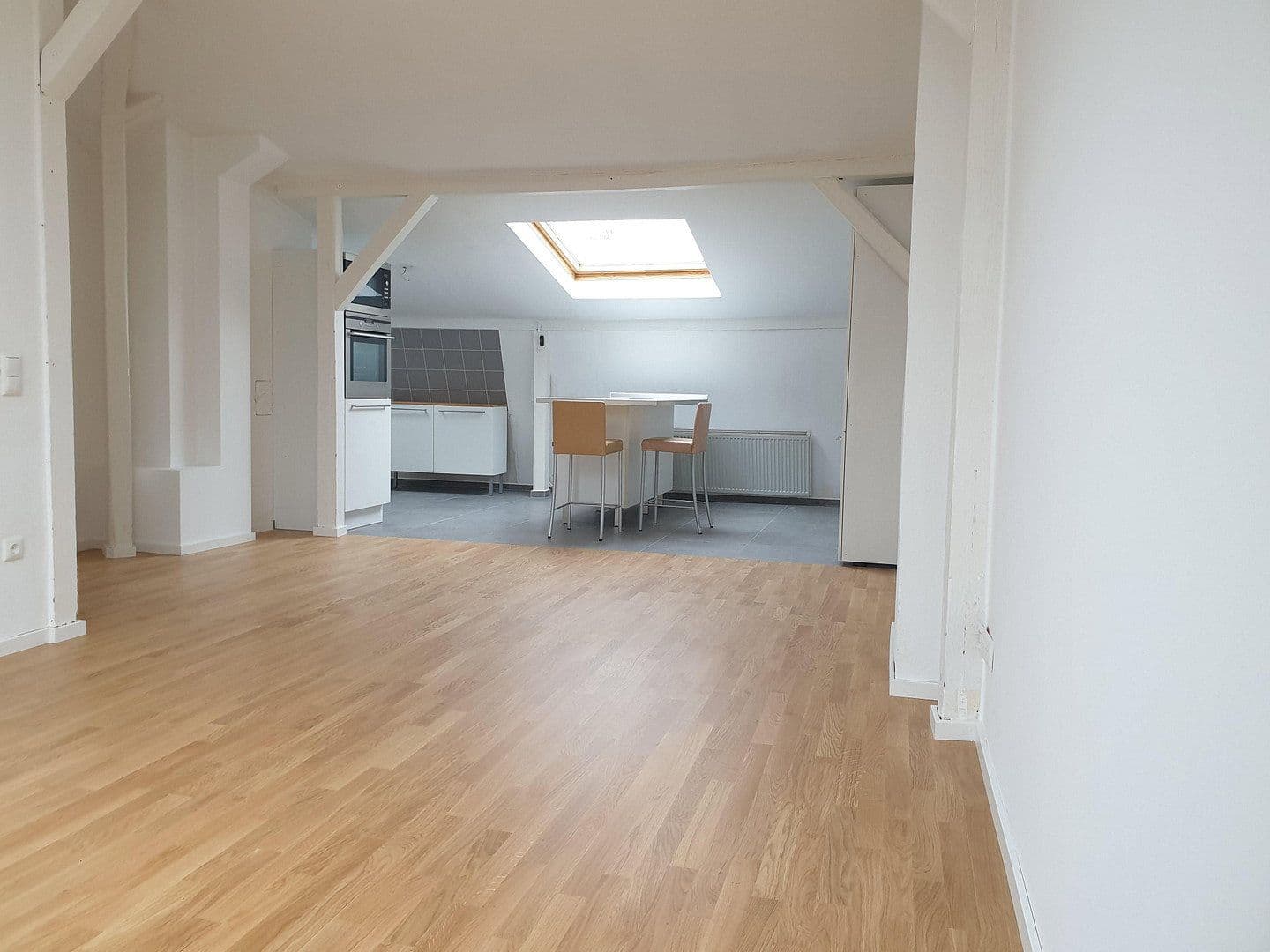 Prenájom bytu 3-izbový 74 m², Königsteiner Straße 40d, Frankfurt am Main, Hesensko Prenájom bytu 3-izbový 74 m², Königsteiner Straße 40d, Frankfurt am Main, Hesensko