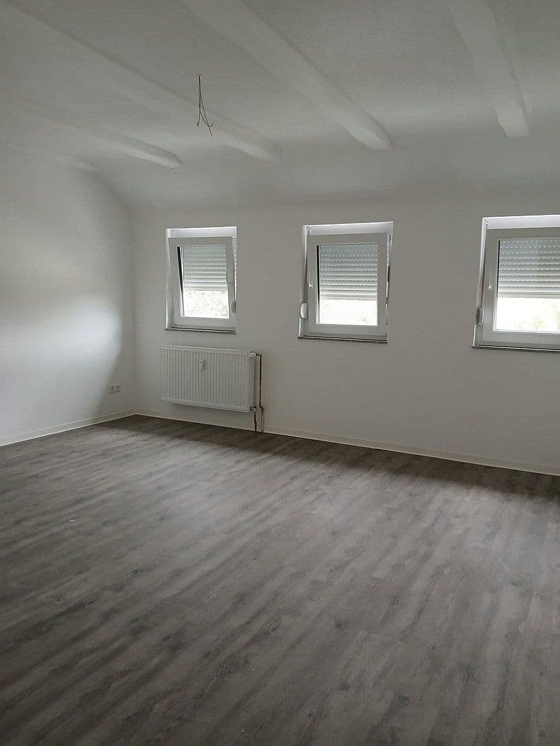 Prenájom bytu 4-izbový 105 m², Winnenden, Bádensko-Wurttembersko Prenájom bytu 4-izbový 105 m², Winnenden, Bádensko-Wurttembersko