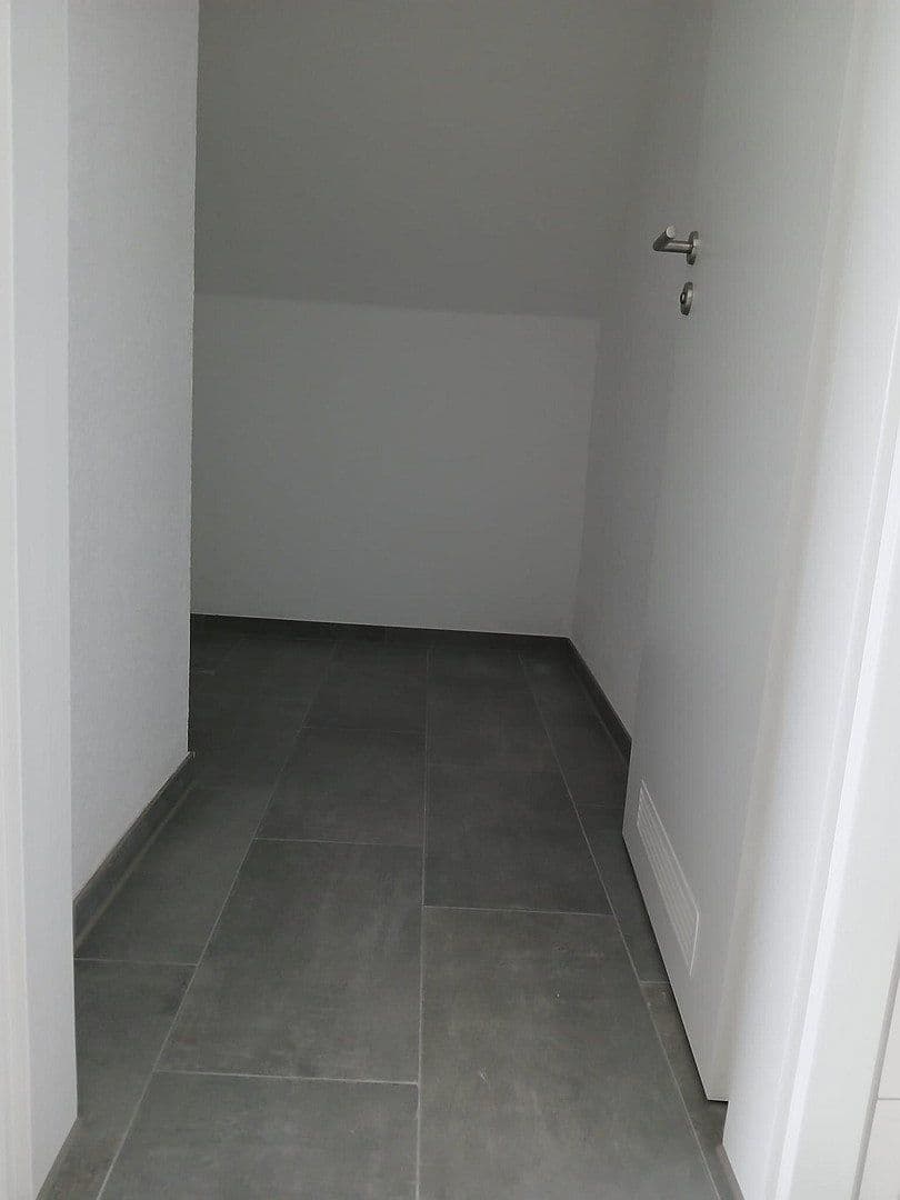 Prenájom bytu 4-izbový 105 m², Winnenden, Bádensko-Wurttembersko Prenájom bytu 4-izbový 105 m², Winnenden, Bádensko-Wurttembersko