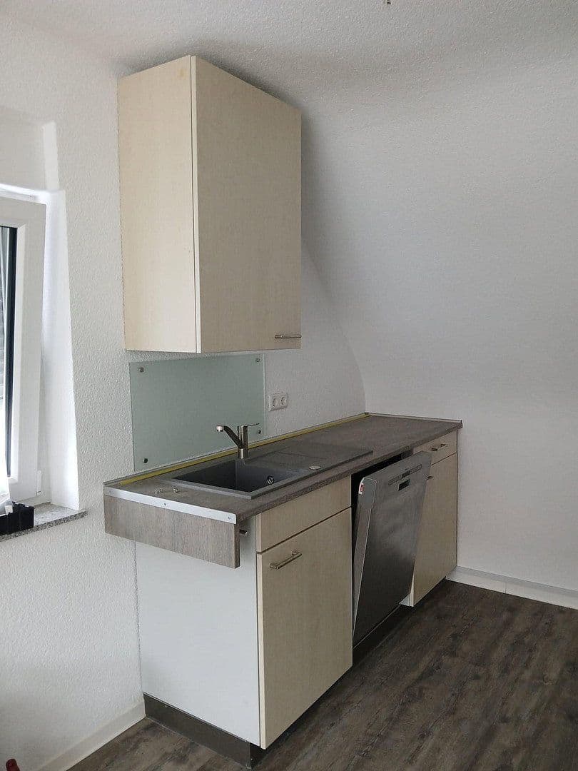 Prenájom bytu 4-izbový 105 m², Winnenden, Bádensko-Wurttembersko Prenájom bytu 4-izbový 105 m², Winnenden, Bádensko-Wurttembersko