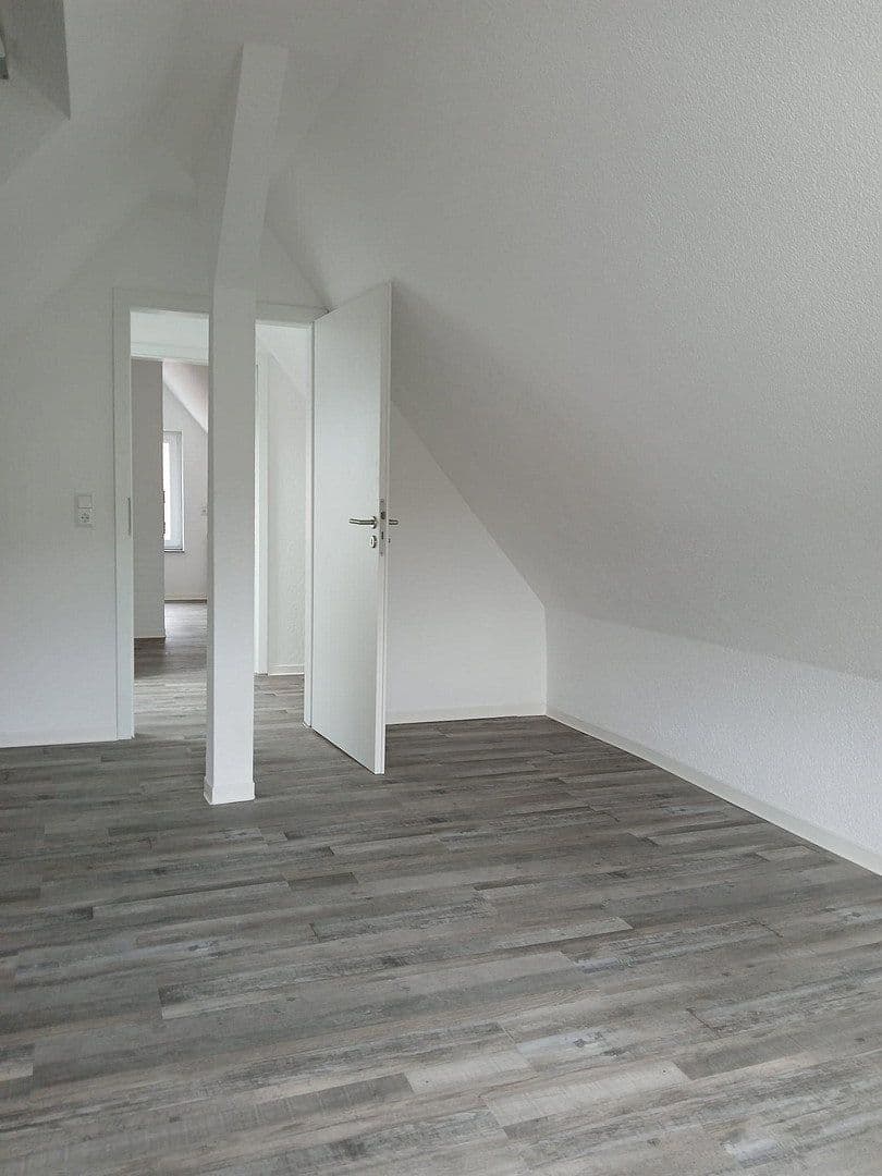 Prenájom bytu 4-izbový 105 m², Winnenden, Bádensko-Wurttembersko Prenájom bytu 4-izbový 105 m², Winnenden, Bádensko-Wurttembersko