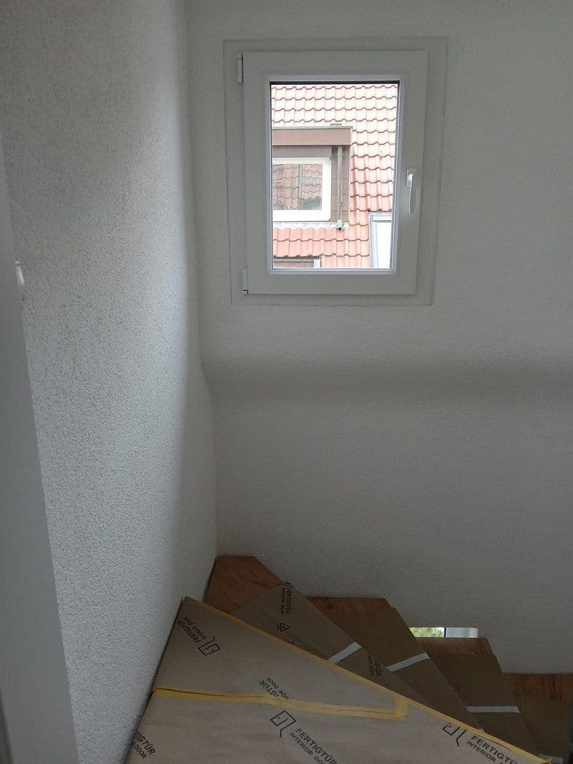 Prenájom bytu 4-izbový 105 m², Winnenden, Bádensko-Wurttembersko Prenájom bytu 4-izbový 105 m², Winnenden, Bádensko-Wurttembersko