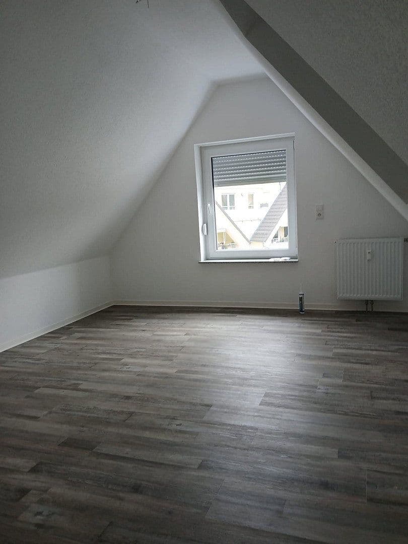Prenájom bytu 4-izbový 105 m², Winnenden, Bádensko-Wurttembersko Prenájom bytu 4-izbový 105 m², Winnenden, Bádensko-Wurttembersko
