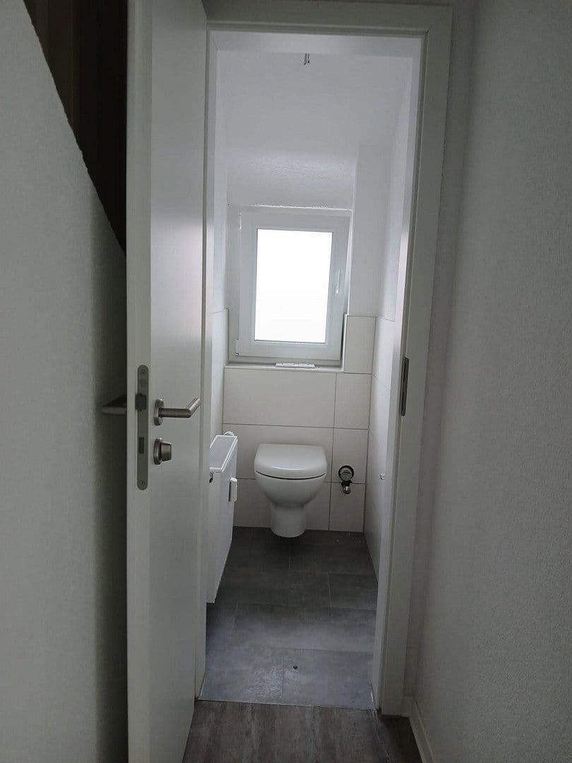 Prenájom bytu 4-izbový 105 m², Winnenden, Bádensko-Wurttembersko Prenájom bytu 4-izbový 105 m², Winnenden, Bádensko-Wurttembersko