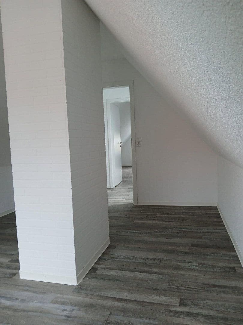 Prenájom bytu 4-izbový 105 m², Winnenden, Bádensko-Wurttembersko Prenájom bytu 4-izbový 105 m², Winnenden, Bádensko-Wurttembersko