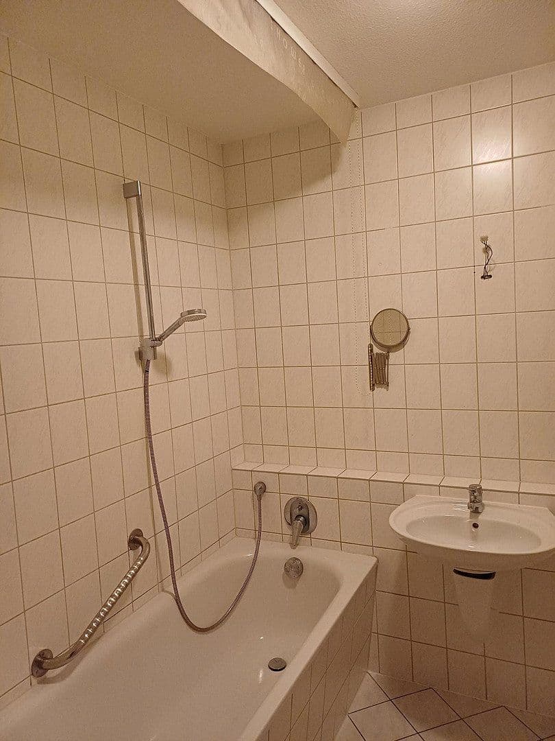 Prenájom bytu 2-izbový 74 m², Schellingstr. 12, Gera-Untermhaus, Durínsko Prenájom bytu 2-izbový 74 m², Schellingstr. 12, Gera-Untermhaus, Durínsko