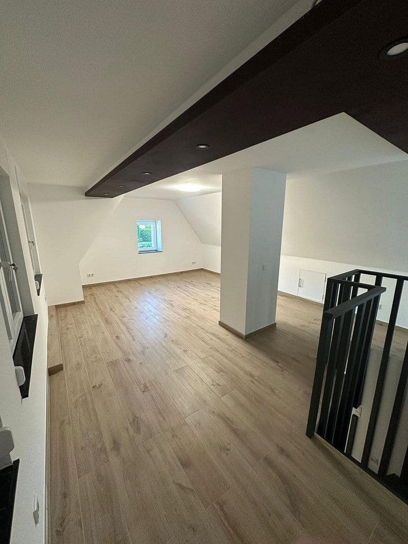 Prenájom domu 190 m², pozemek 270 m², Frankfurter Str. 9, Glashütten, Hesensko Prenájom domu 190 m², pozemek 270 m², Frankfurter Str. 9, Glashütten, Hesensko