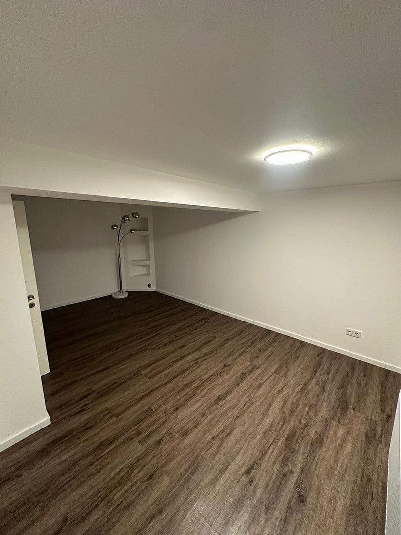 Prenájom domu 190 m², pozemek 270 m², Frankfurter Str. 9, Glashütten, Hesensko Prenájom domu 190 m², pozemek 270 m², Frankfurter Str. 9, Glashütten, Hesensko
