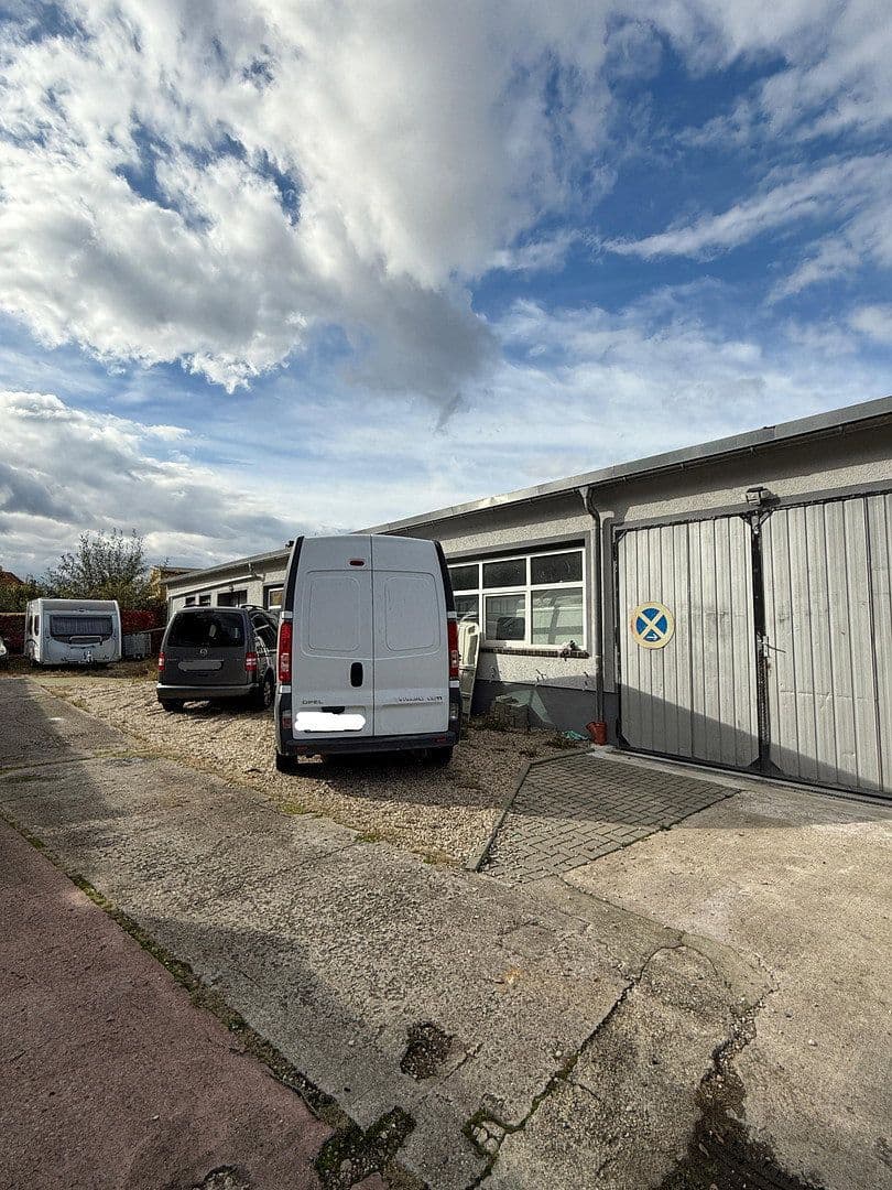 Predaj nebytového priestoru 1.689 m², Bahnhofstraße 12, Naunhof, Sasko Predaj nebytového priestoru 1.689 m², Bahnhofstraße 12, Naunhof, Sasko