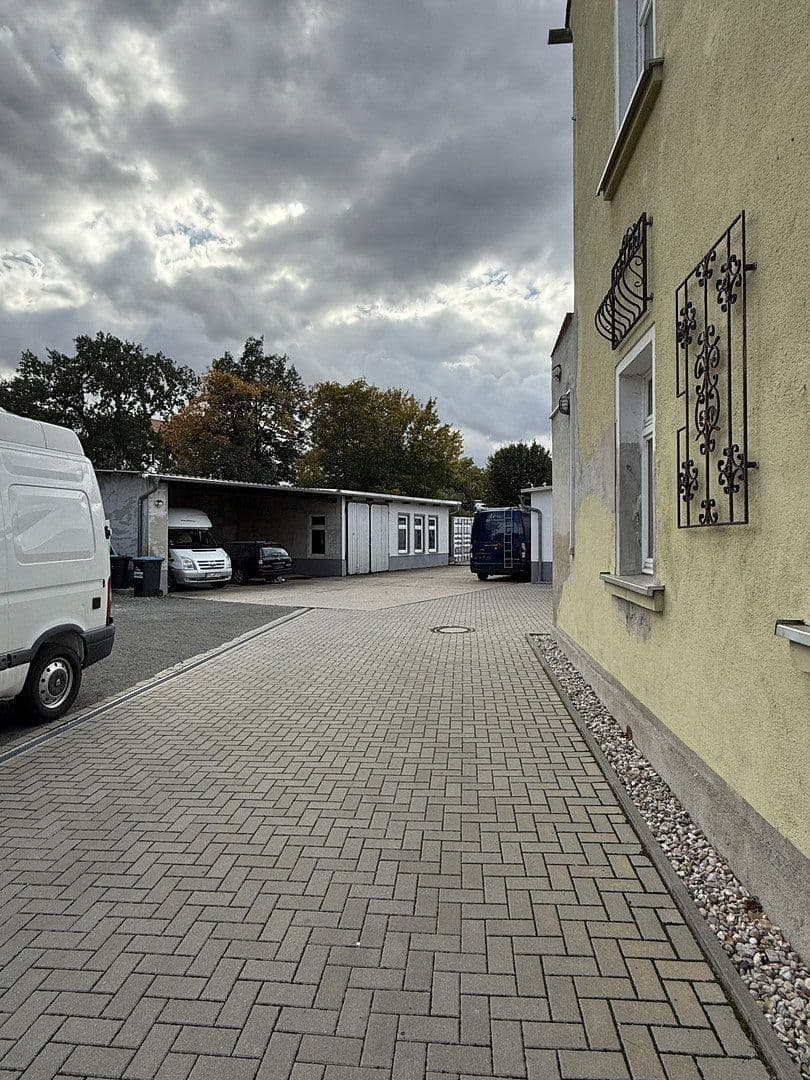 Predaj nebytového priestoru 1.689 m², Bahnhofstraße 12, Naunhof, Sasko Predaj nebytového priestoru 1.689 m², Bahnhofstraße 12, Naunhof, Sasko