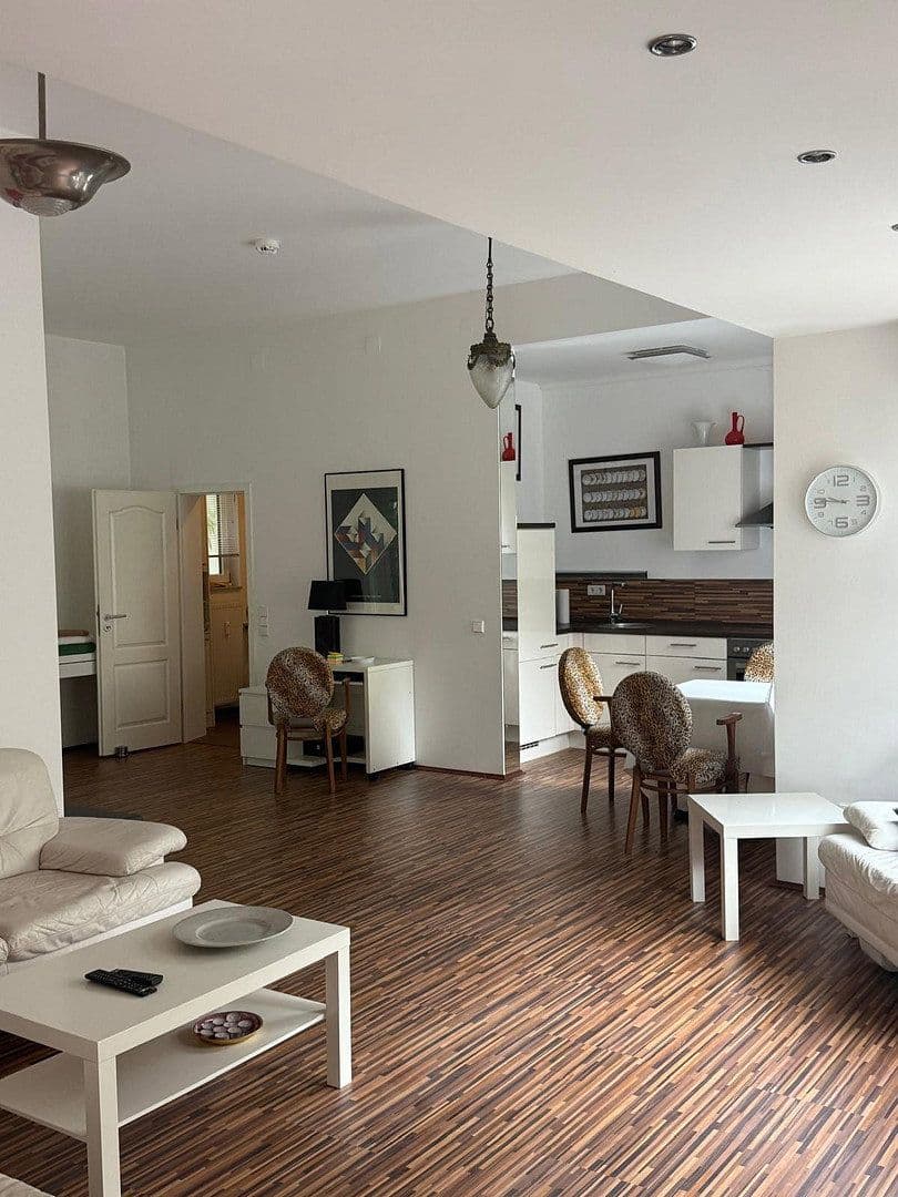 Prenájom bytu 1-izbový 65 m², Offenbach, Hesensko Prenájom bytu 1-izbový 65 m², Offenbach, Hesensko