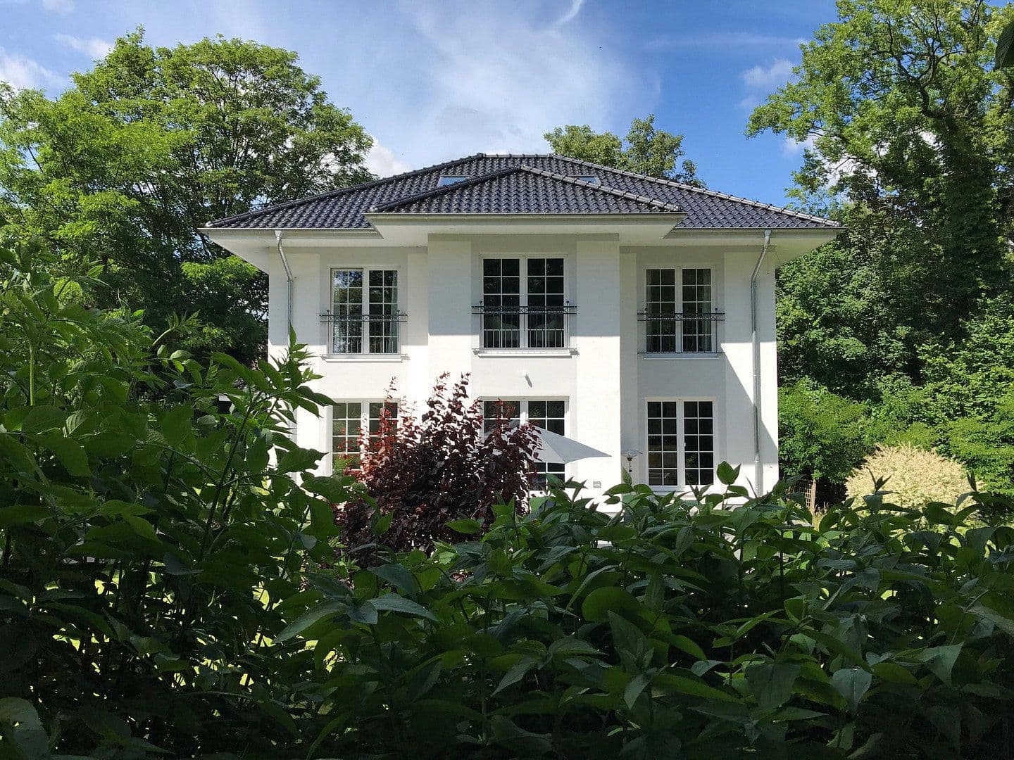 Predaj domu 220 m², pozemek 1.416 m², Hinter der Kirche 12, Neumünster, Šlezvicko-Holštajnsko Predaj domu 220 m², pozemek 1.416 m², Hinter der Kirche 12, Neumünster, Šlezvicko-Holštajnsko