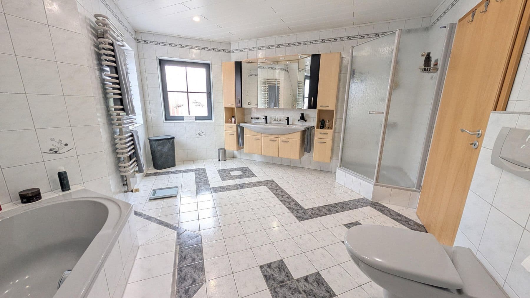 Predaj domu 232 m², pozemek 929 m², Goldkronach, Bavorsko Predaj domu 232 m², pozemek 929 m², Goldkronach, Bavorsko