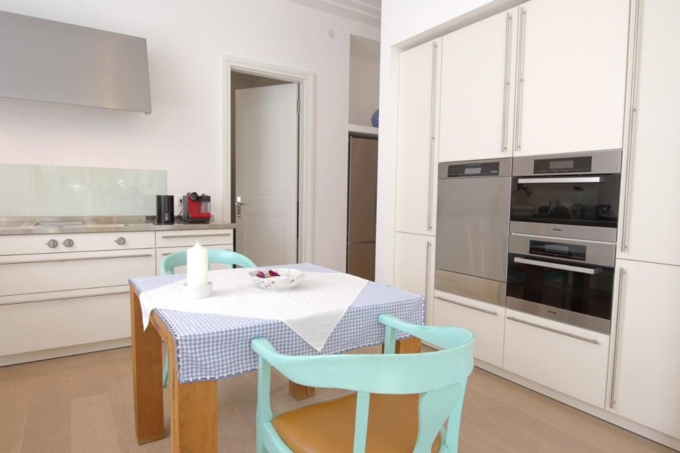 Predaj bytu 7-izbový 245 m², Wangenheimstrasse 30, Berlin, Berlín Predaj bytu 7-izbový 245 m², Wangenheimstrasse 30, Berlin, Berlín