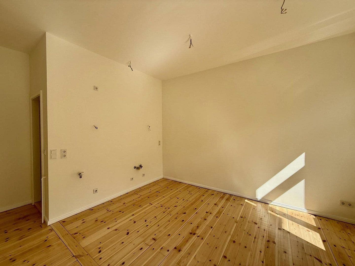 Predaj bytu 3-izbový 75 m², Berlin, Berlín Predaj bytu 3-izbový 75 m², Berlin, Berlín