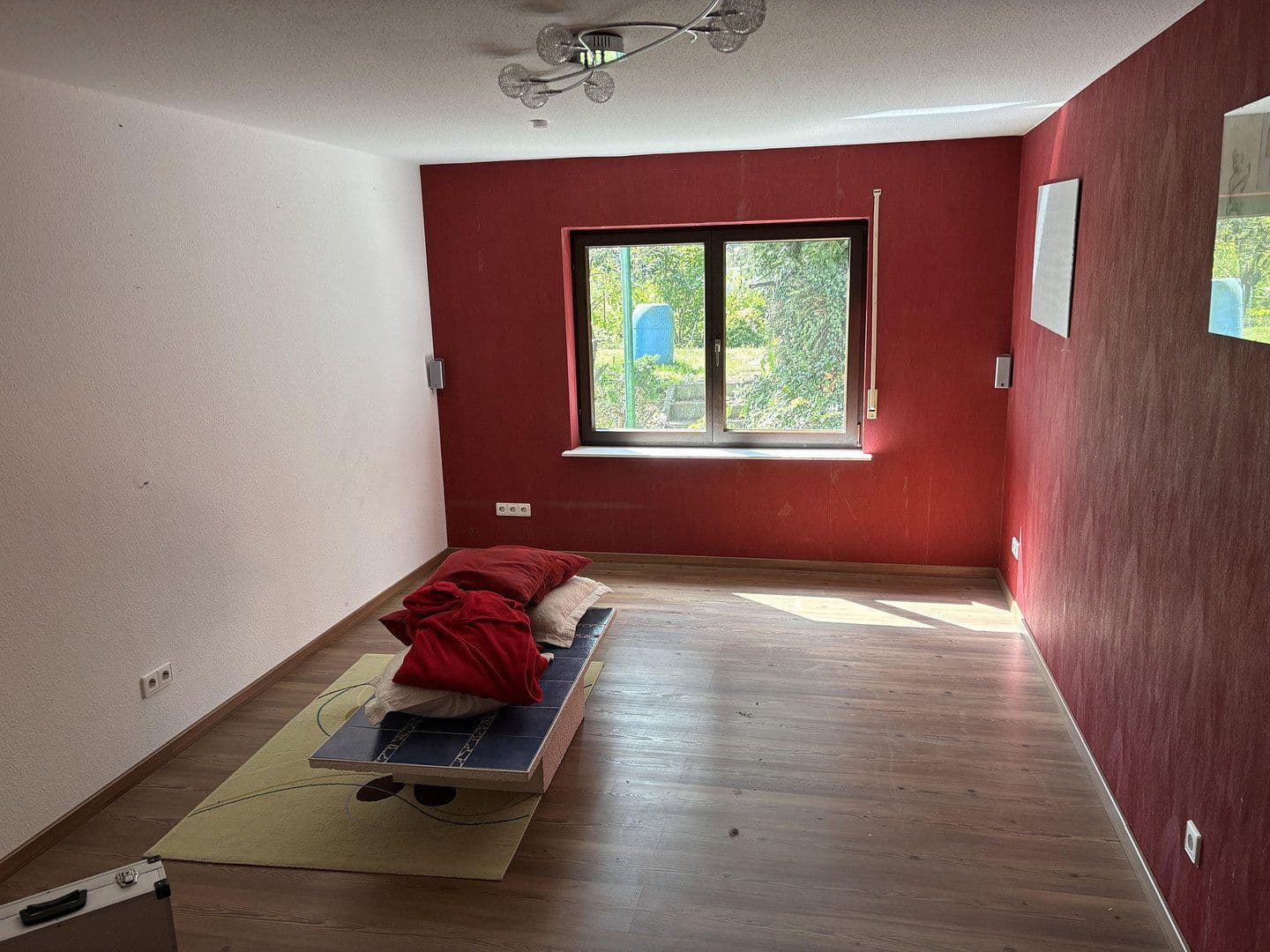 Prenájom bytu 3-izbový 96 m², Schöntal, Bádensko-Wurttembersko Prenájom bytu 3-izbový 96 m², Schöntal, Bádensko-Wurttembersko