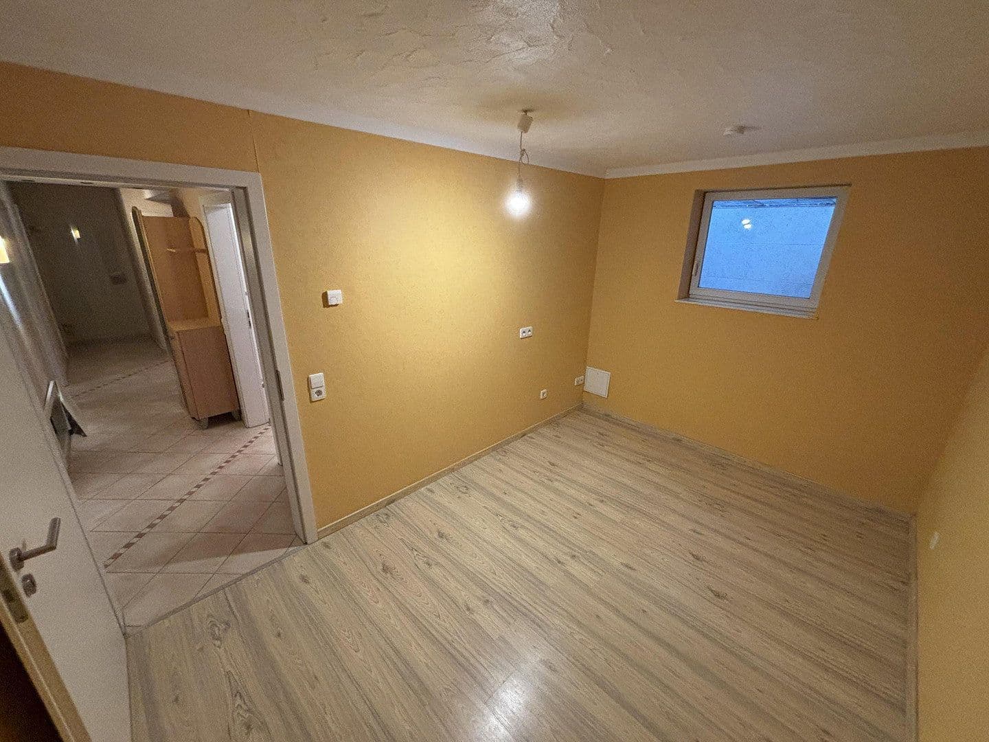 Prenájom bytu 3-izbový 96 m², Schöntal, Bádensko-Wurttembersko Prenájom bytu 3-izbový 96 m², Schöntal, Bádensko-Wurttembersko