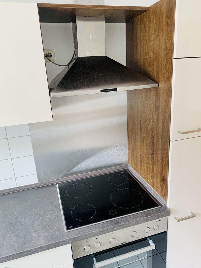 Prenájom bytu 1-izbový 46 m², An der Echaz 23, Pfullingen, Bádensko-Wurttembersko Prenájom bytu 1-izbový 46 m², An der Echaz 23, Pfullingen, Bádensko-Wurttembersko