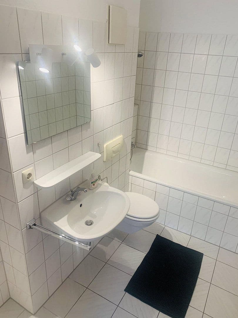 Prenájom bytu 1-izbový 46 m², An der Echaz 23, Pfullingen, Bádensko-Wurttembersko Prenájom bytu 1-izbový 46 m², An der Echaz 23, Pfullingen, Bádensko-Wurttembersko