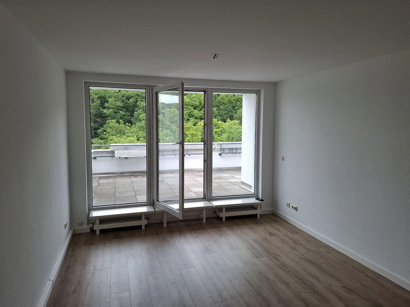 Prenájom bytu 3-izbový 93 m², Waldallee 7.42, Eppstein, Hesensko Prenájom bytu 3-izbový 93 m², Waldallee 7.42, Eppstein, Hesensko