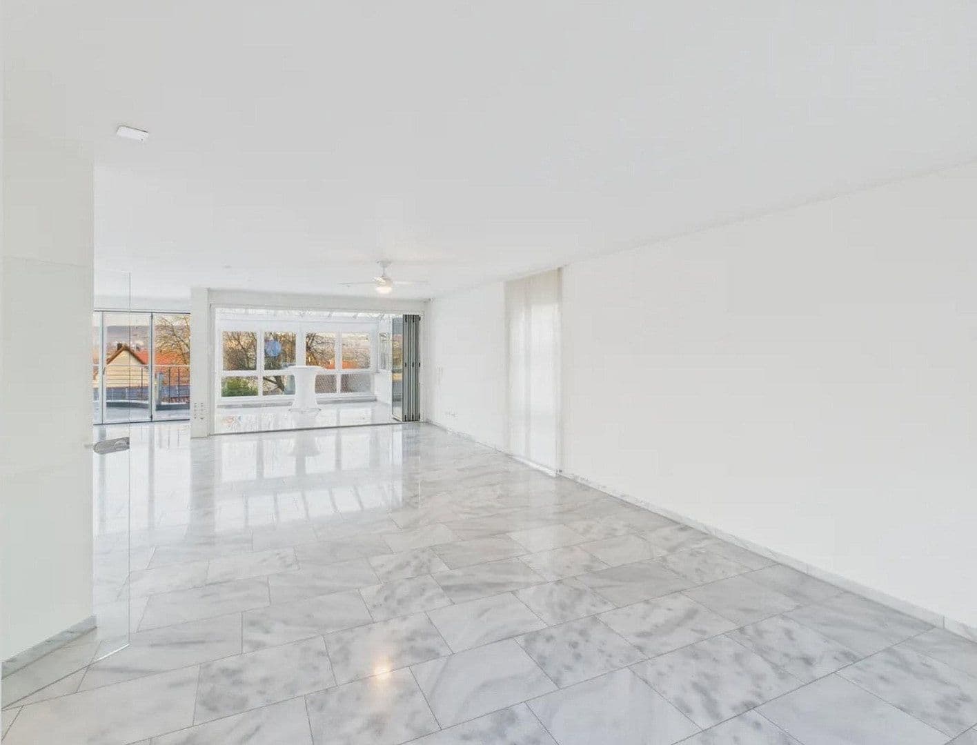 Predaj domu 520 m², pozemek 697 m², Fritz-Ulrich-Str. 105, Heilbronn, Bádensko-Wurttembersko Predaj domu 520 m², pozemek 697 m², Fritz-Ulrich-Str. 105, Heilbronn, Bádensko-Wurttembersko