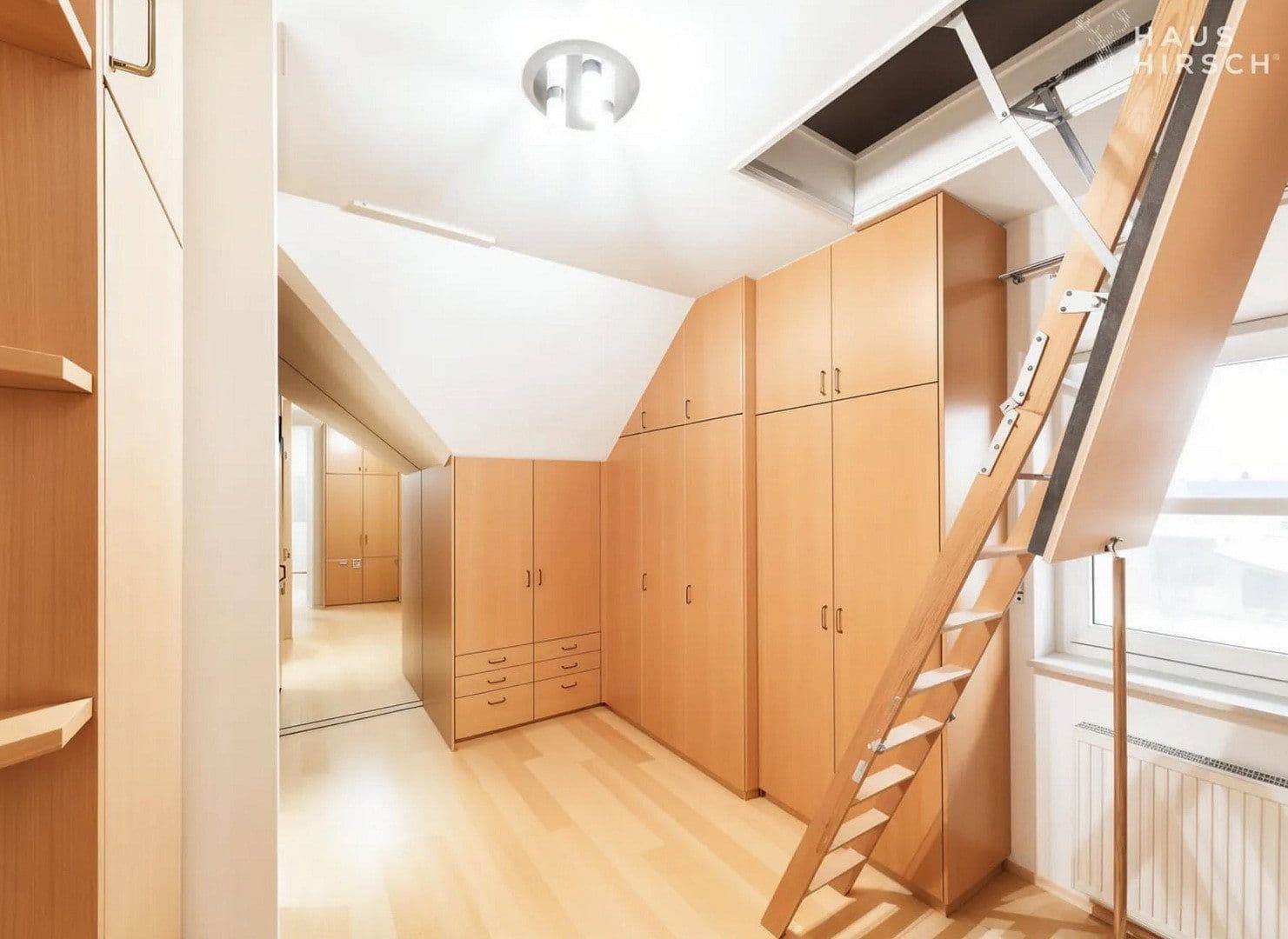 Predaj domu 520 m², pozemek 697 m², Fritz-Ulrich-Str. 105, Heilbronn, Bádensko-Wurttembersko Predaj domu 520 m², pozemek 697 m², Fritz-Ulrich-Str. 105, Heilbronn, Bádensko-Wurttembersko