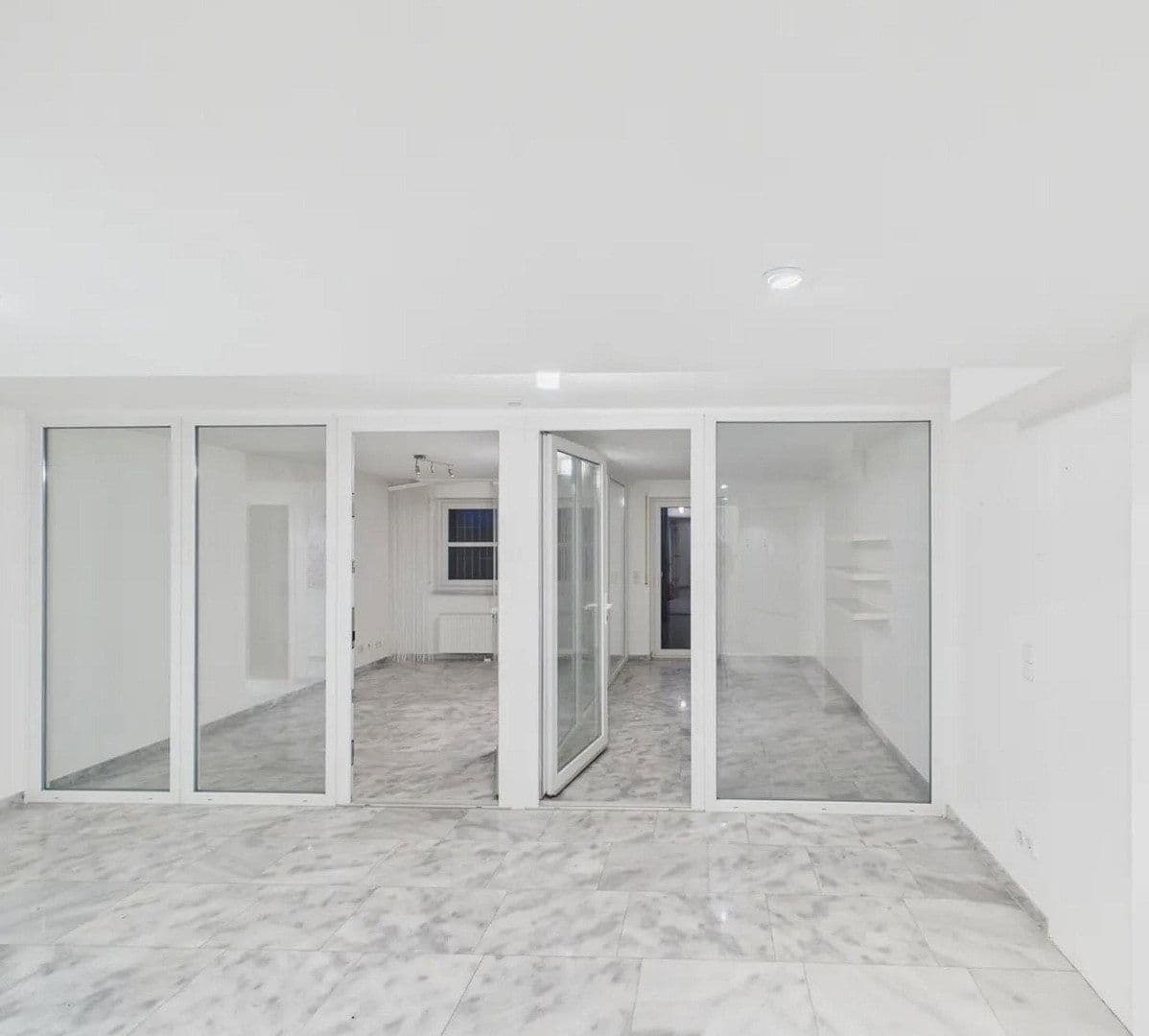 Predaj domu 520 m², pozemek 697 m², Fritz-Ulrich-Str. 105, Heilbronn, Bádensko-Wurttembersko Predaj domu 520 m², pozemek 697 m², Fritz-Ulrich-Str. 105, Heilbronn, Bádensko-Wurttembersko