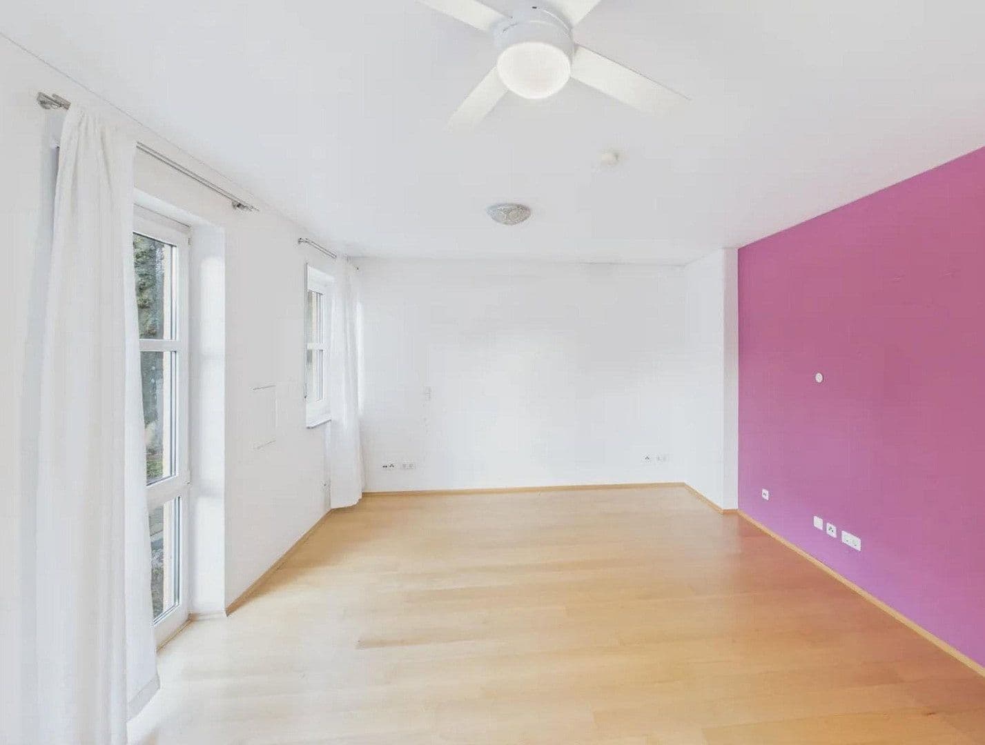 Predaj domu 520 m², pozemek 697 m², Fritz-Ulrich-Str. 105, Heilbronn, Bádensko-Wurttembersko Predaj domu 520 m², pozemek 697 m², Fritz-Ulrich-Str. 105, Heilbronn, Bádensko-Wurttembersko