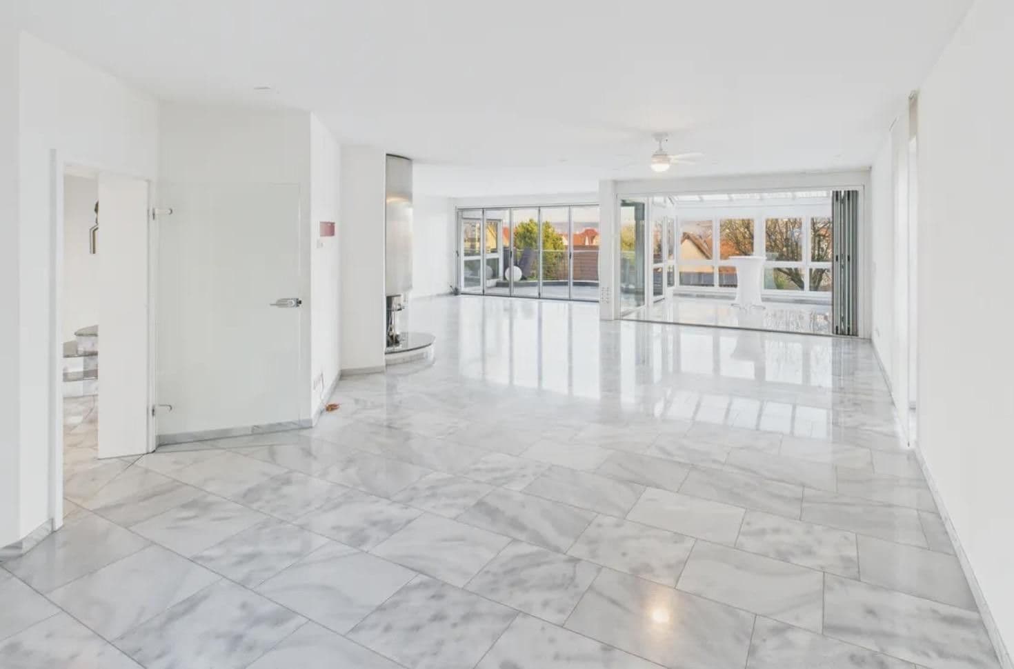 Predaj domu 520 m², pozemek 697 m², Fritz-Ulrich-Str. 105, Heilbronn, Bádensko-Wurttembersko Predaj domu 520 m², pozemek 697 m², Fritz-Ulrich-Str. 105, Heilbronn, Bádensko-Wurttembersko