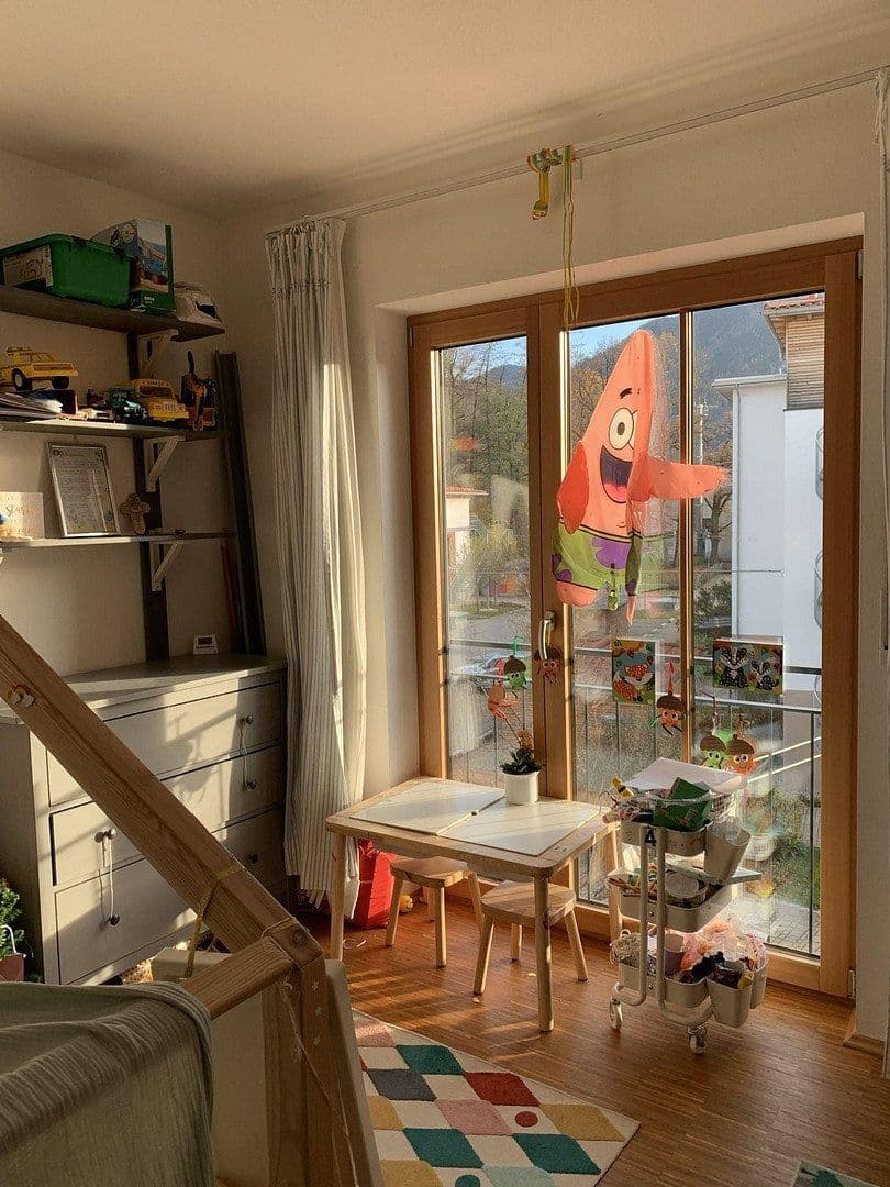 Predaj bytu 3-izbový 90 m², Inntalstraße 8, Brannenburg, Bavorsko Predaj bytu 3-izbový 90 m², Inntalstraße 8, Brannenburg, Bavorsko
