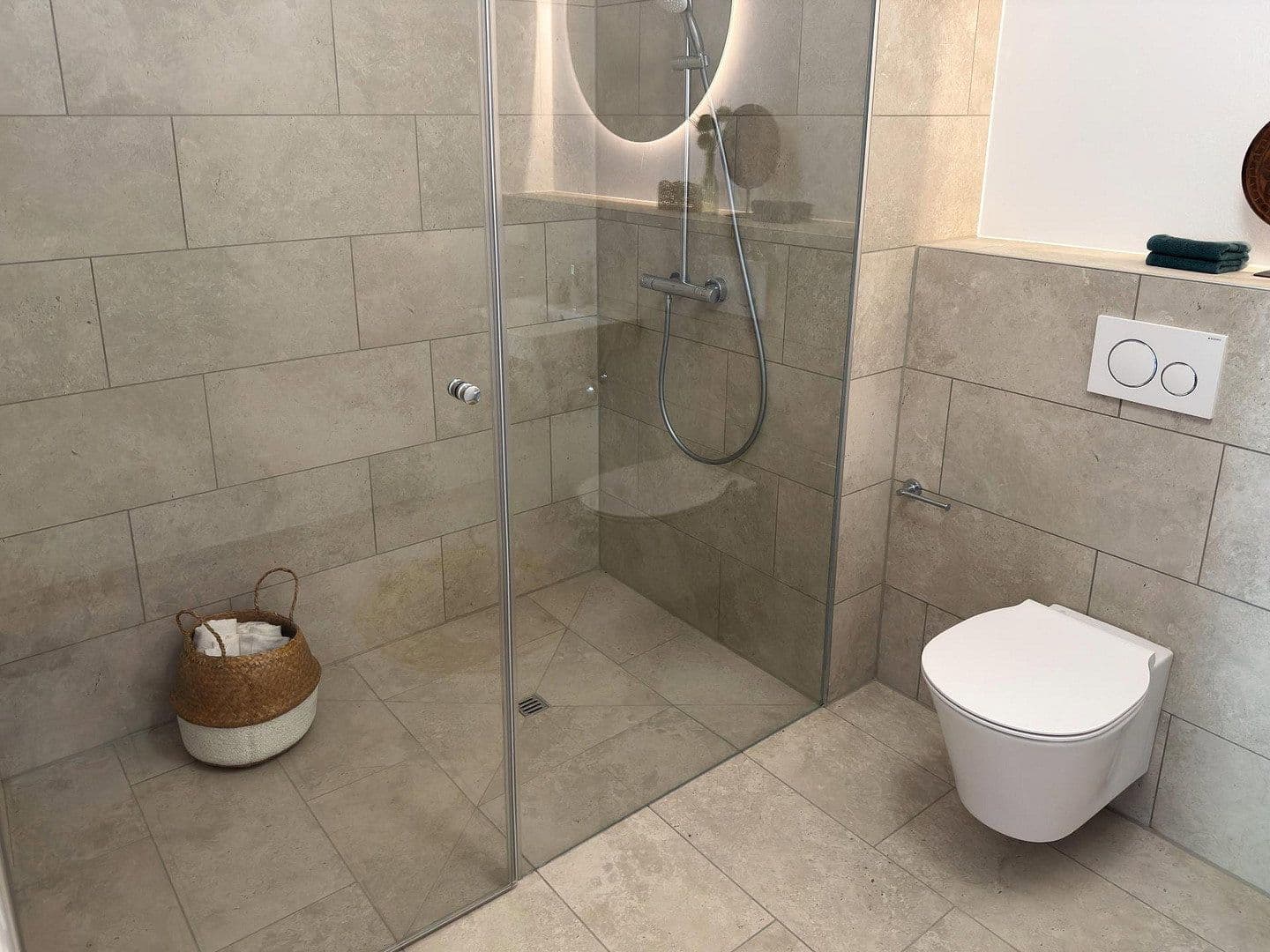 Prenájom bytu 2-izbový 85 m², Rembrandtstr. 32, Solingen, Severné Porýnie - Westfálsko Prenájom bytu 2-izbový 85 m², Rembrandtstr. 32, Solingen, Severné Porýnie - Westfálsko