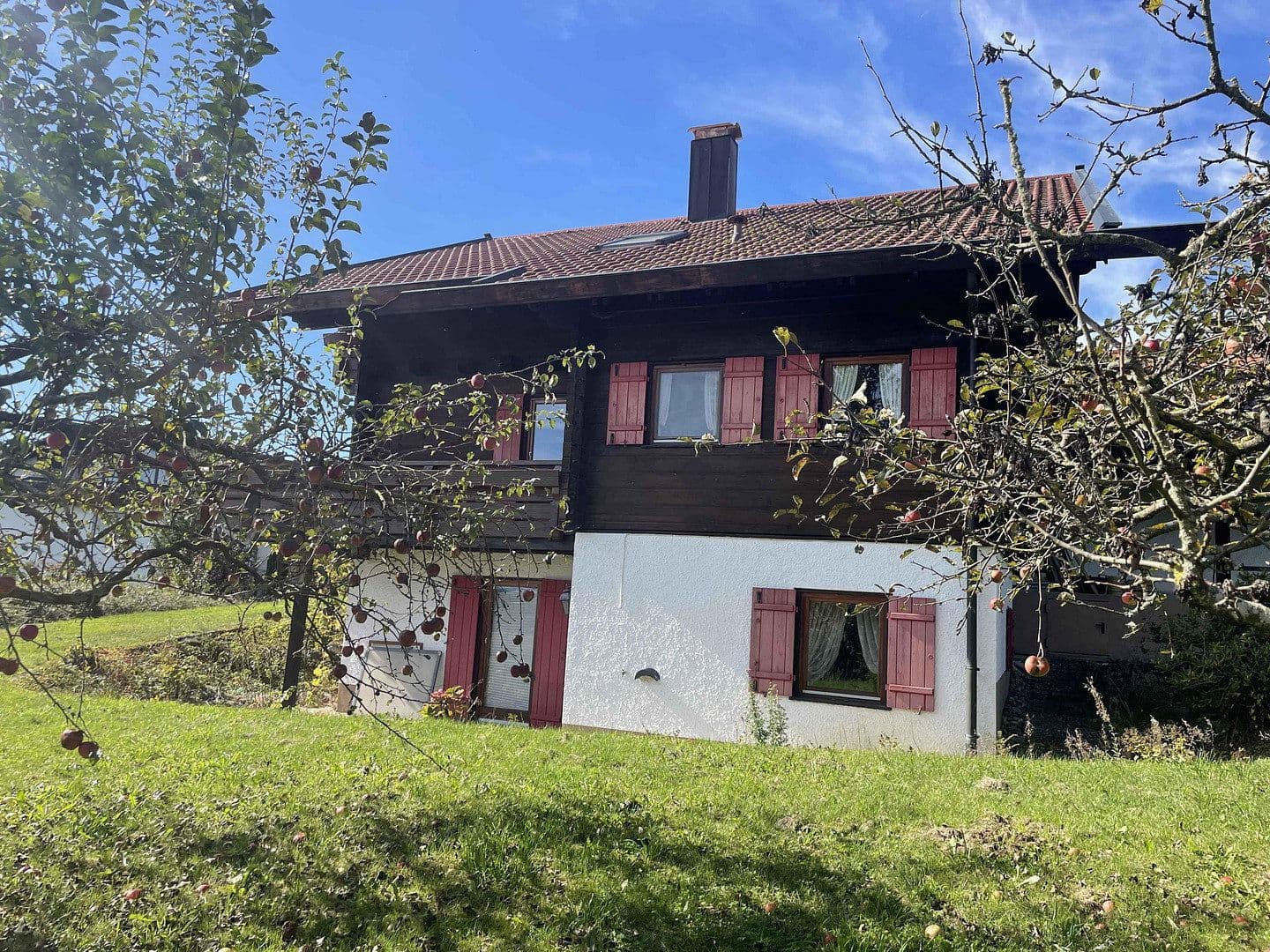 Predaj domu 150 m², pozemek 1.479 m², Panoramastr. 12, Berkheim, Bádensko-Wurttembersko Predaj domu 150 m², pozemek 1.479 m², Panoramastr. 12, Berkheim, Bádensko-Wurttembersko