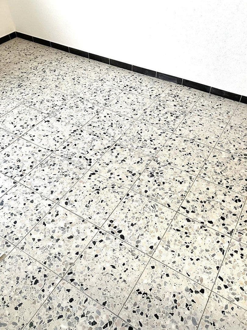 Prenájom bytu 3-izbový 83 m², Bornheim, Severné Porýnie - Westfálsko Prenájom bytu 3-izbový 83 m², Bornheim, Severné Porýnie - Westfálsko