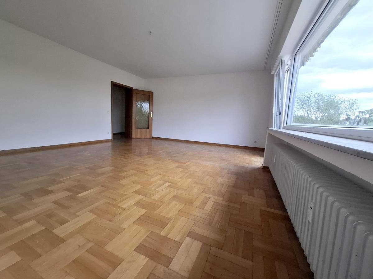 Prenájom bytu 3-izbový 83 m², Bornheim, Severné Porýnie - Westfálsko Prenájom bytu 3-izbový 83 m², Bornheim, Severné Porýnie - Westfálsko