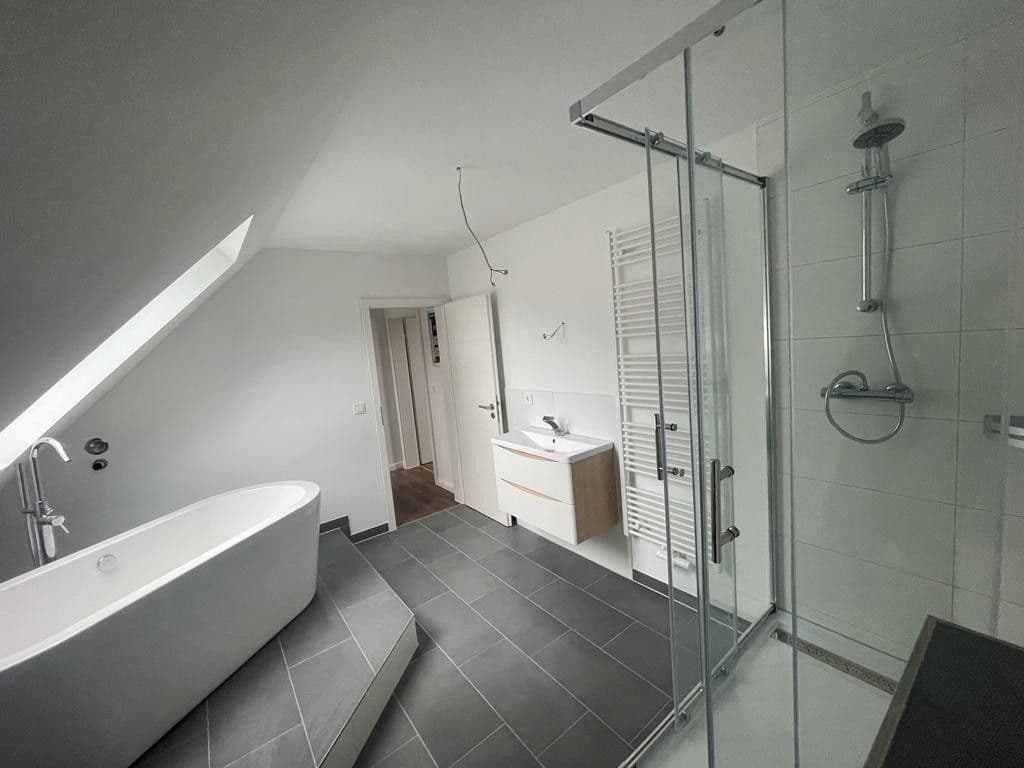 Prenájom bytu 2-izbový 100 m², Illertissen, Bavorsko Prenájom bytu 2-izbový 100 m², Illertissen, Bavorsko