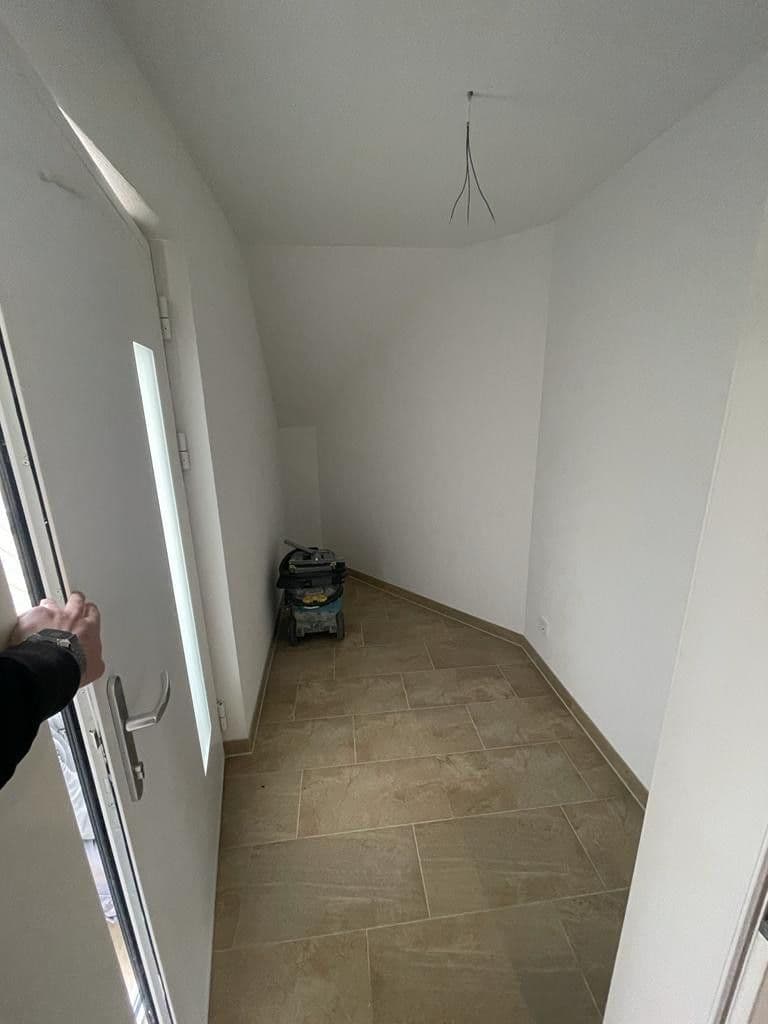 Prenájom bytu 2-izbový 100 m², Illertissen, Bavorsko Prenájom bytu 2-izbový 100 m², Illertissen, Bavorsko