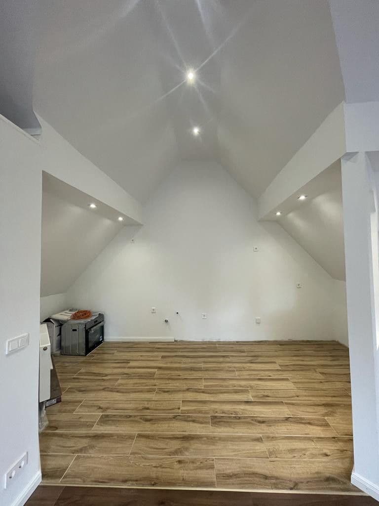 Prenájom bytu 2-izbový 100 m², Illertissen, Bavorsko Prenájom bytu 2-izbový 100 m², Illertissen, Bavorsko