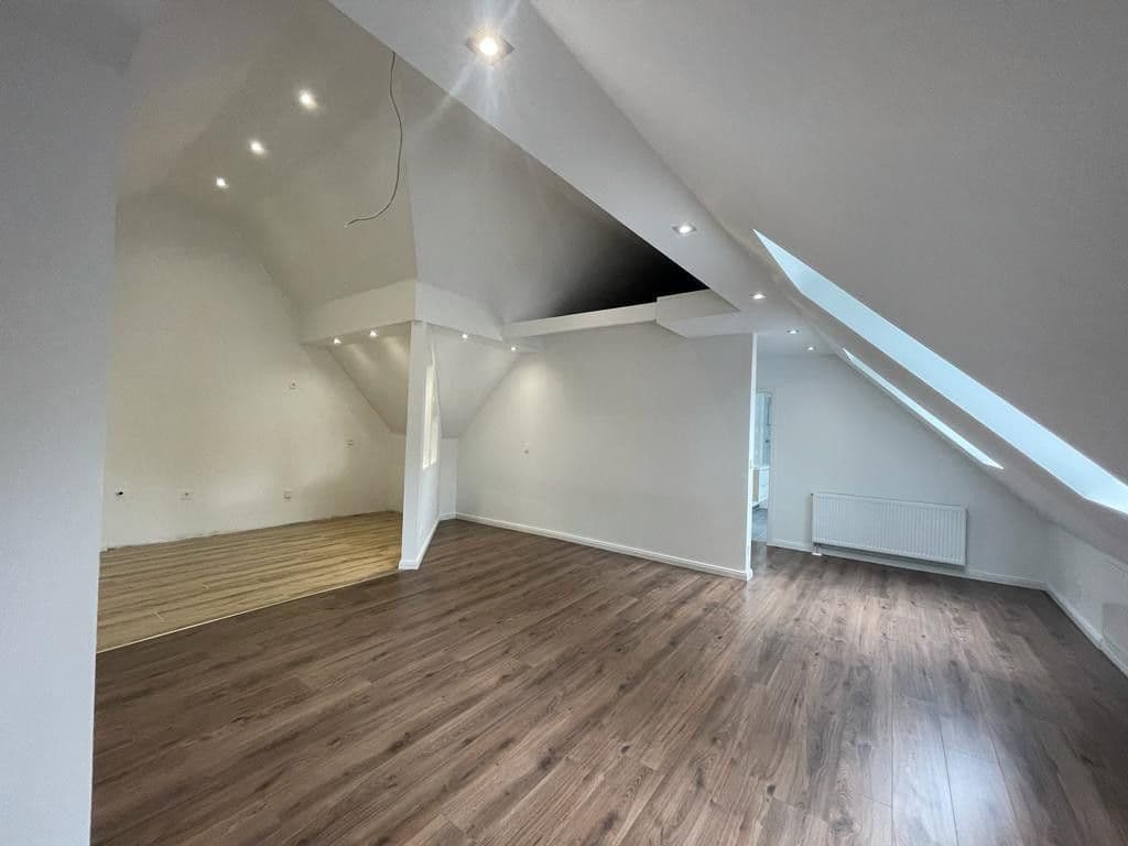 Prenájom bytu 2-izbový 100 m², Illertissen, Bavorsko Prenájom bytu 2-izbový 100 m², Illertissen, Bavorsko