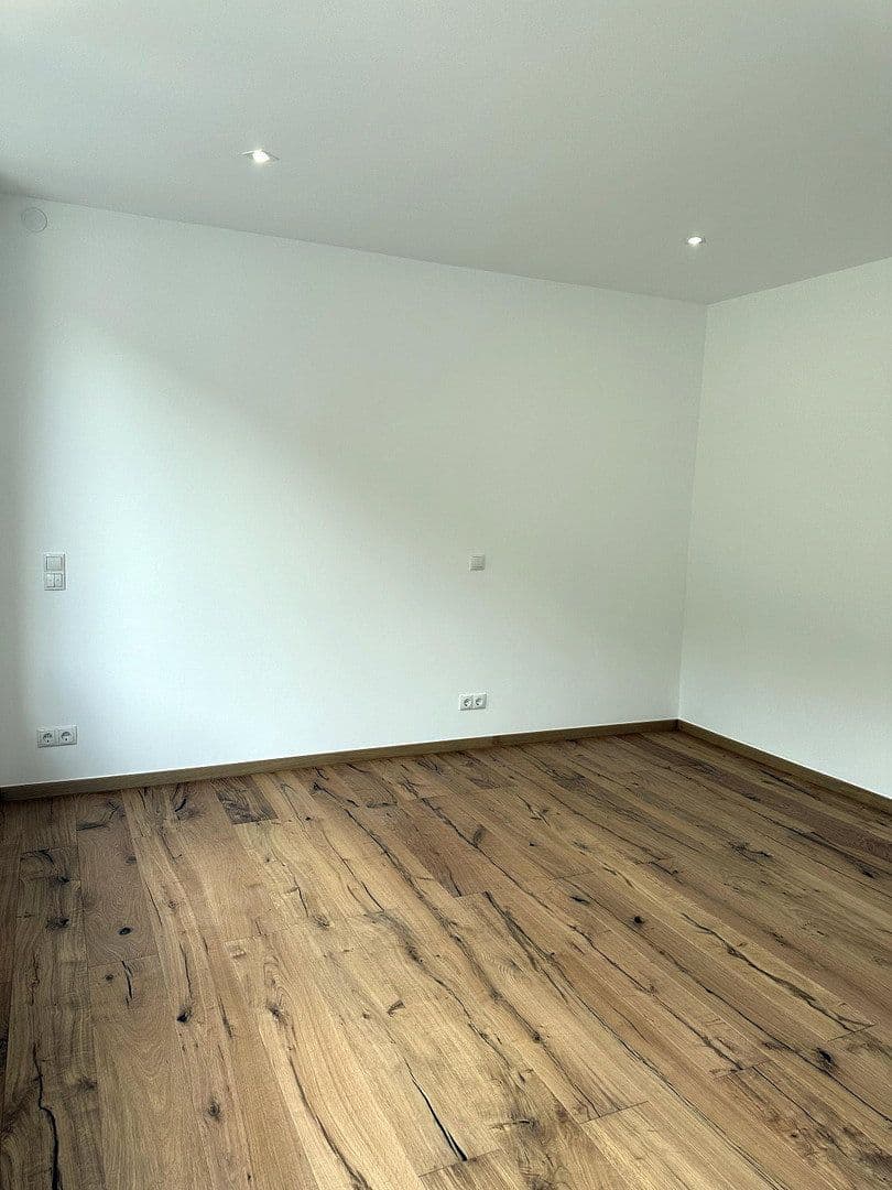 Prenájom bytu 3-izbový 83 m², Badstr. 131, Egloffstein, Bavorsko Prenájom bytu 3-izbový 83 m², Badstr. 131, Egloffstein, Bavorsko
