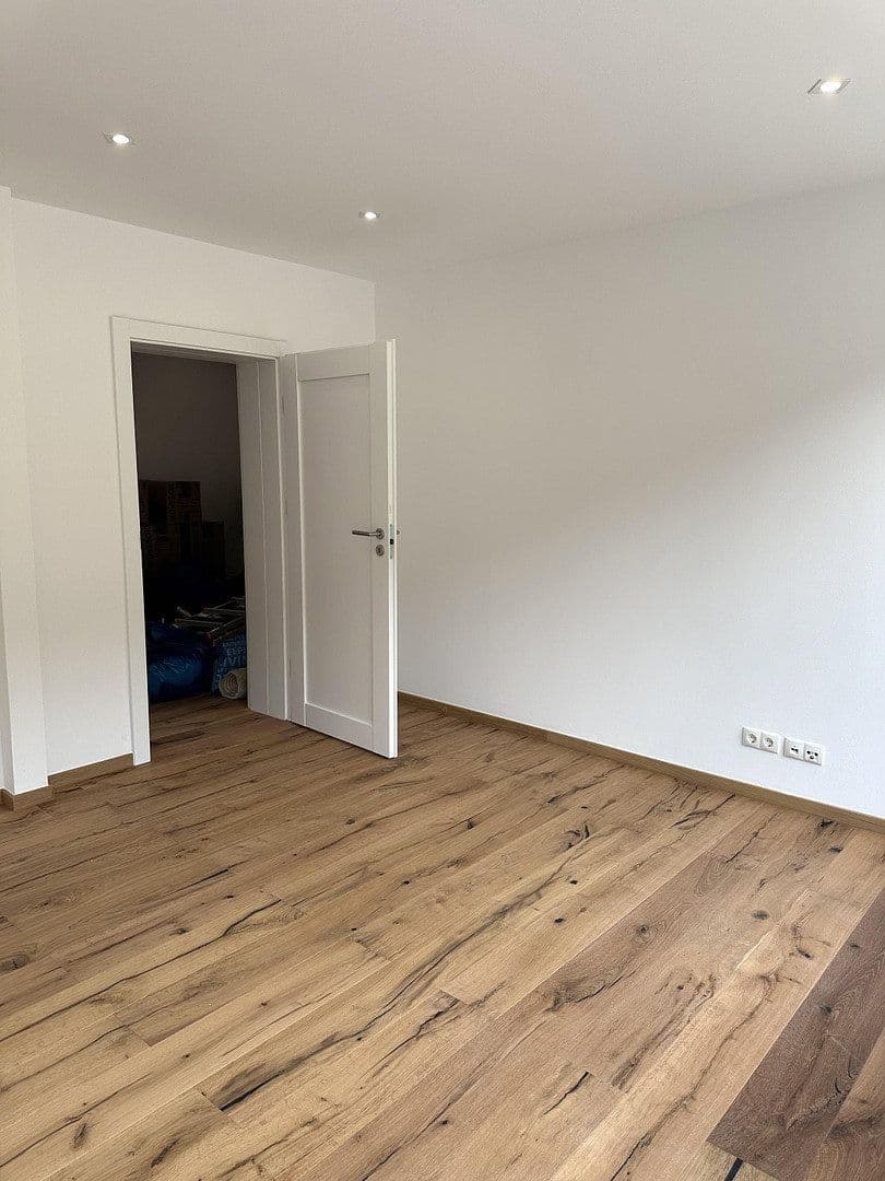Prenájom bytu 3-izbový 83 m², Badstr. 131, Egloffstein, Bavorsko Prenájom bytu 3-izbový 83 m², Badstr. 131, Egloffstein, Bavorsko