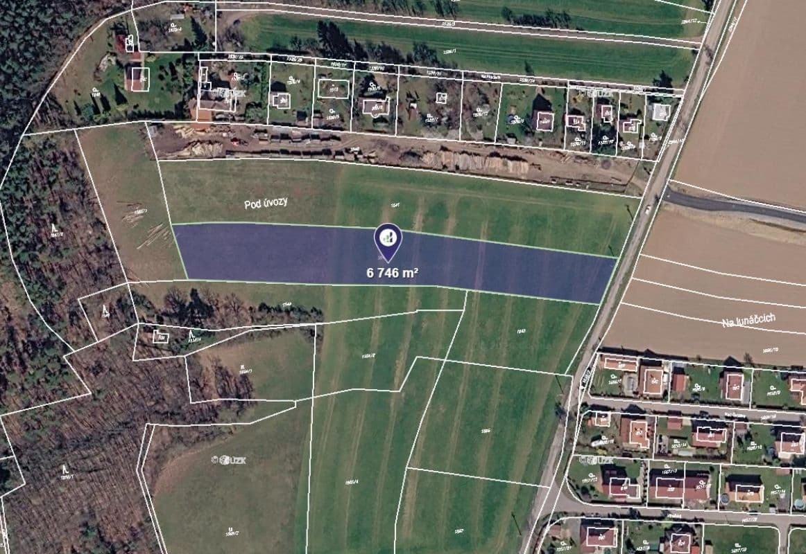 Predaj pozemku 6.746 m², Hrusice, Středočeský kraj Predaj pozemku 6.746 m², Hrusice, Středočeský kraj