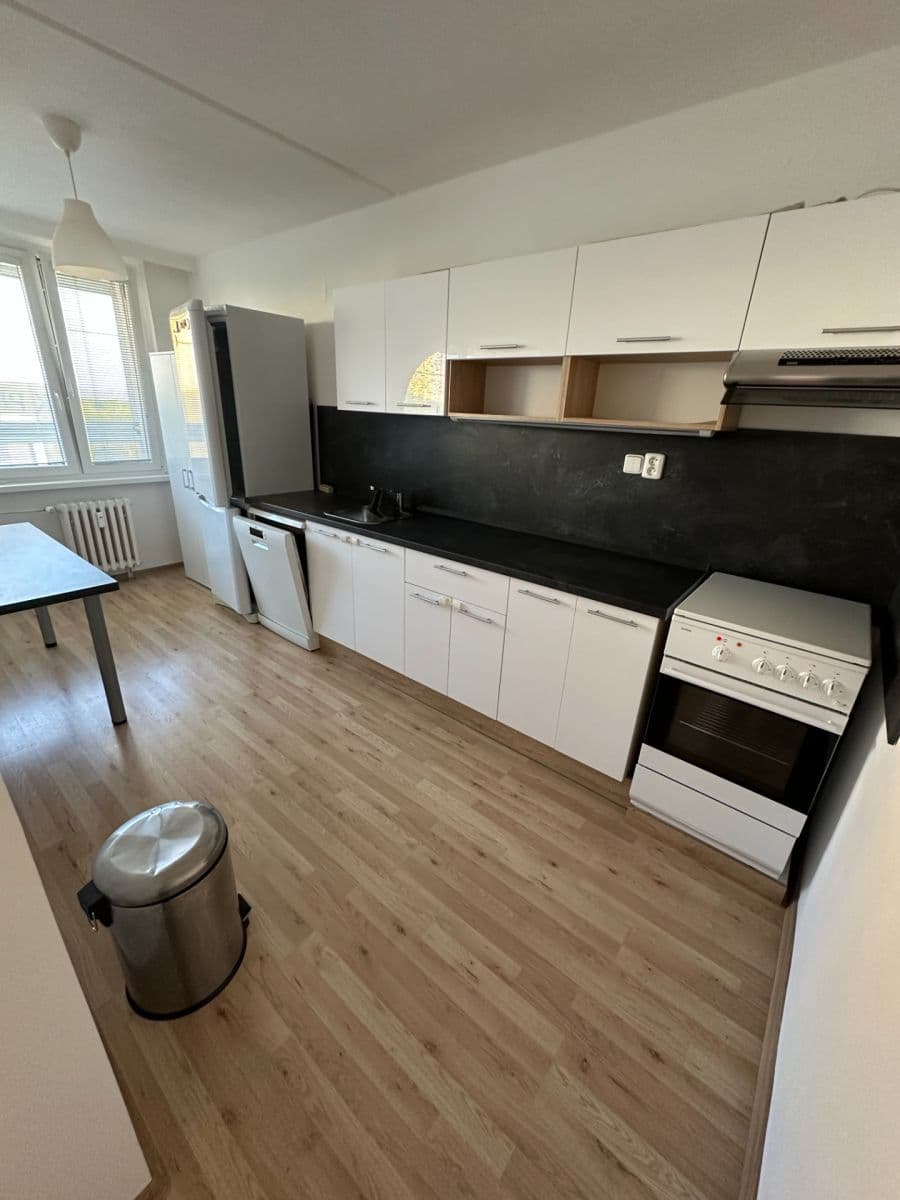 Prenájom bytu 3-izbový 75 m², Josefa Ševčíka, Most, Ústecký kraj Prenájom bytu 3-izbový 75 m², Josefa Ševčíka, Most, Ústecký kraj